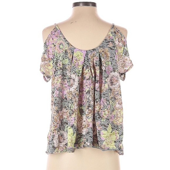 *Like New* Kimchi Blue Off The Shoulder Top - Picture 2 of 2